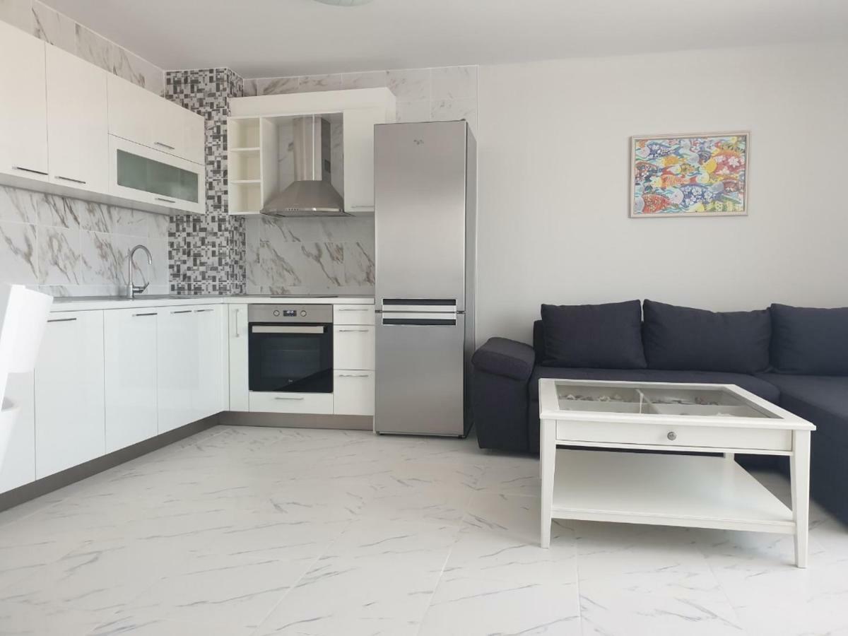 Hiora Apartments Vasiliko Царево Екстериор снимка