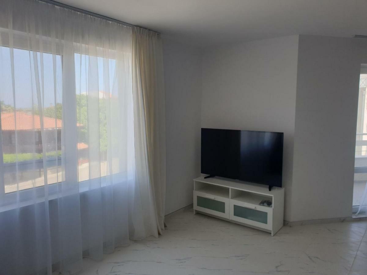 Hiora Apartments Vasiliko Царево Екстериор снимка