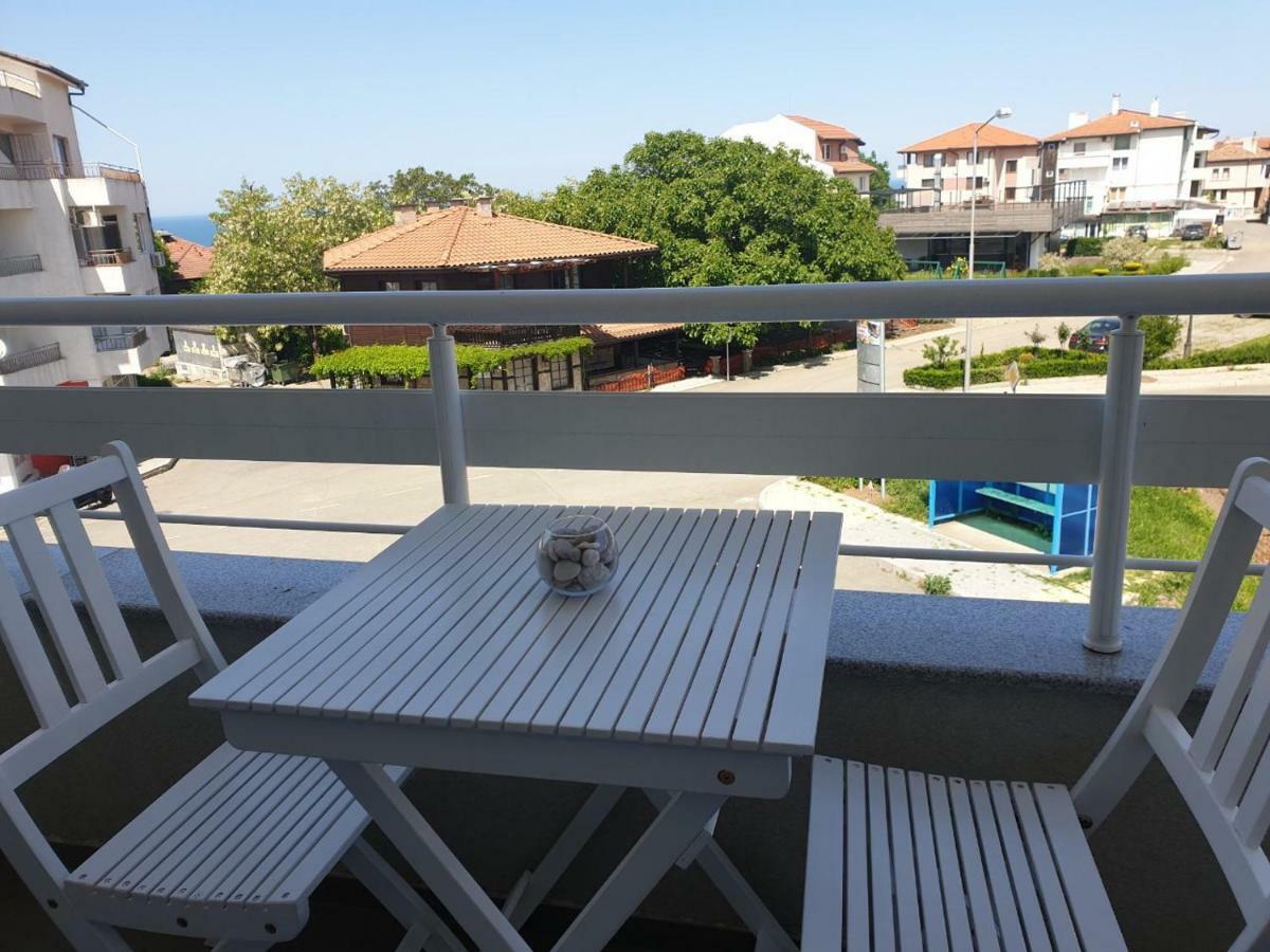 Hiora Apartments Vasiliko Царево Екстериор снимка