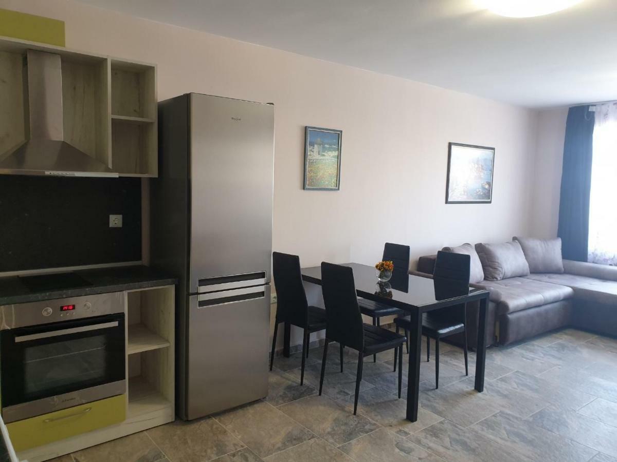 Hiora Apartments Vasiliko Царево Екстериор снимка