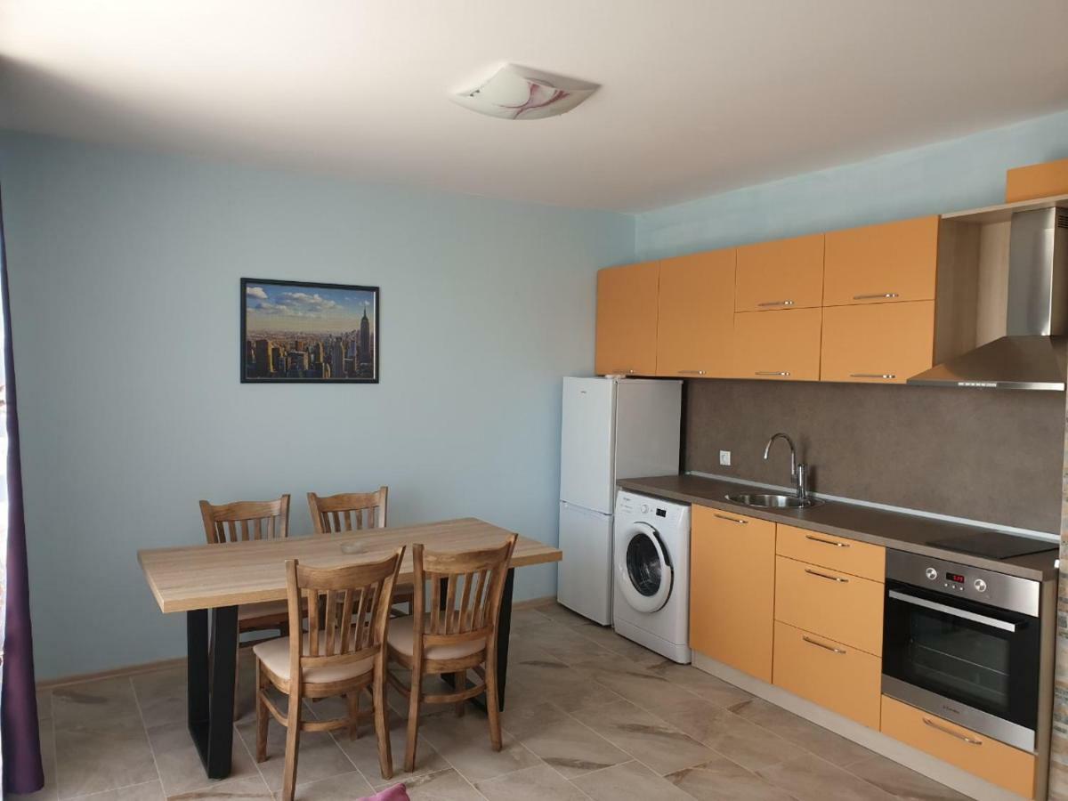 Hiora Apartments Vasiliko Царево Екстериор снимка