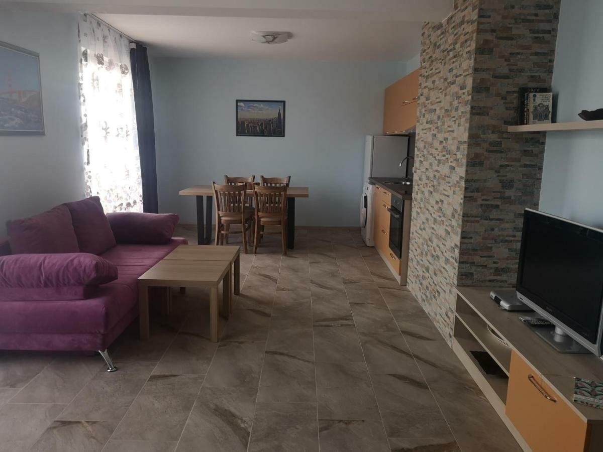 Hiora Apartments Vasiliko Царево Екстериор снимка