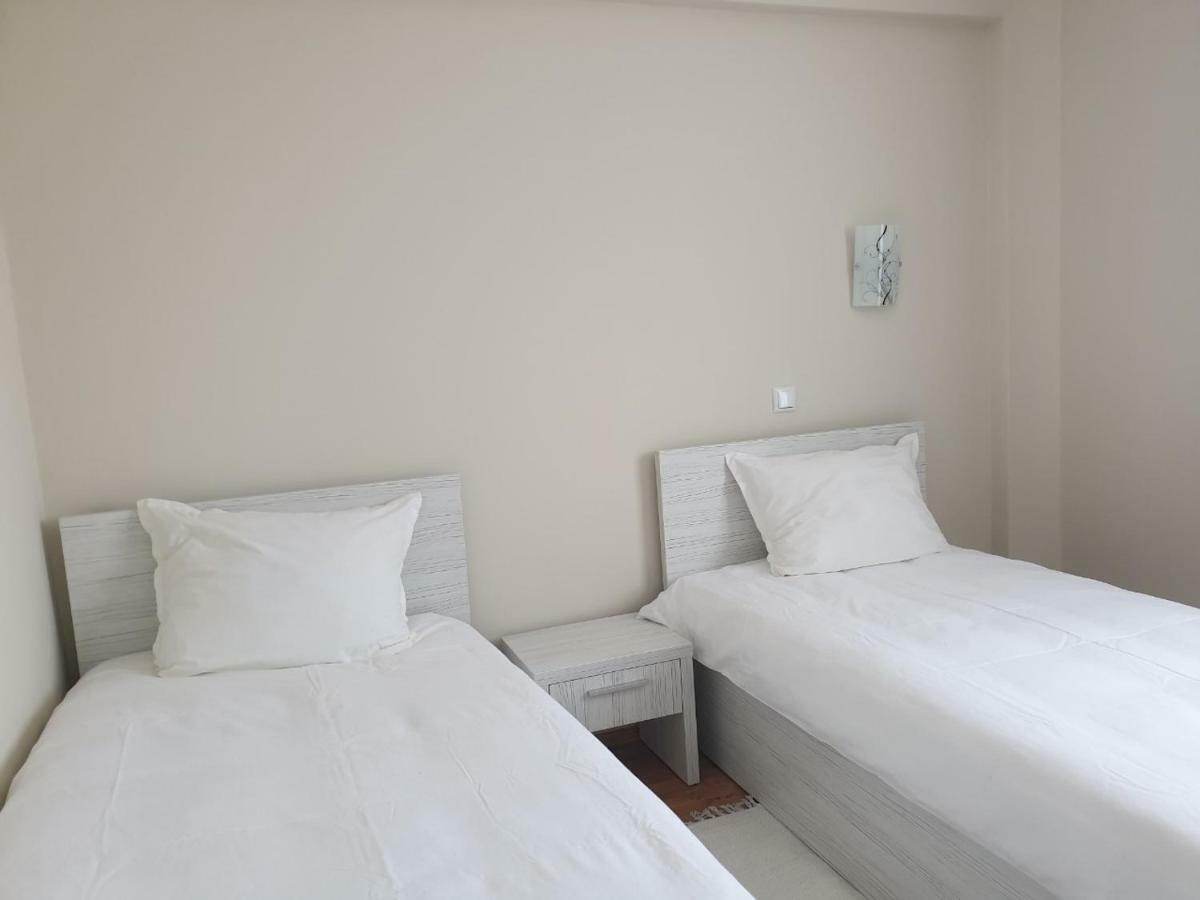 Hiora Apartments Vasiliko Царево Екстериор снимка