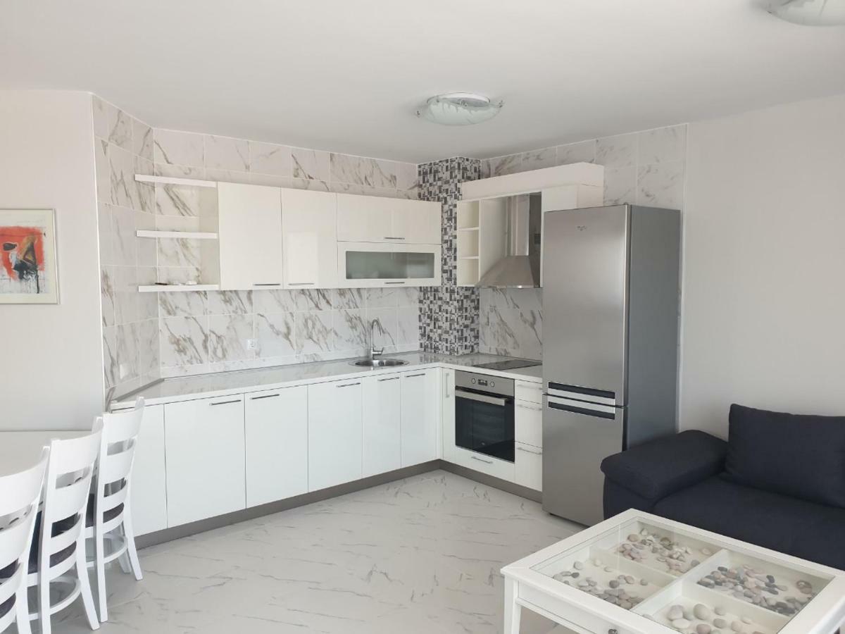 Hiora Apartments Vasiliko Царево Екстериор снимка