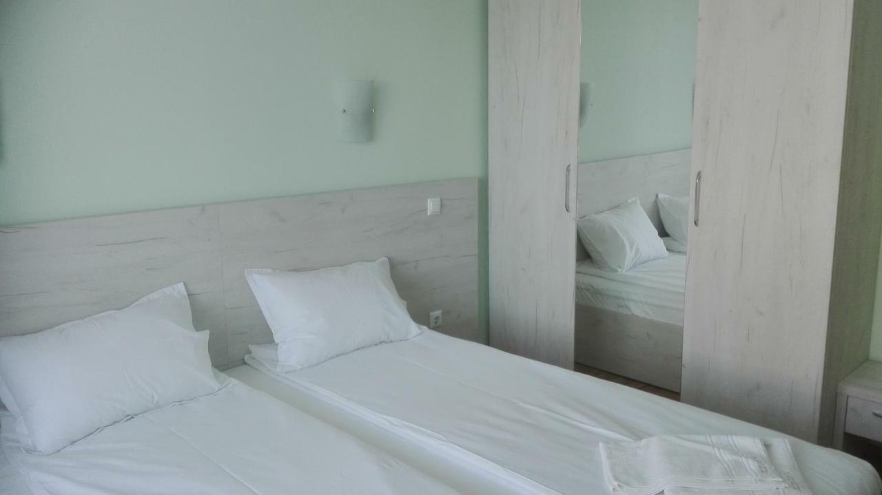 Hiora Apartments Vasiliko Царево Екстериор снимка