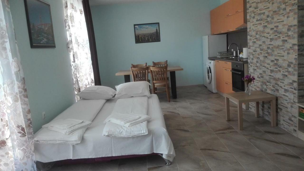 Hiora Apartments Vasiliko Царево Екстериор снимка