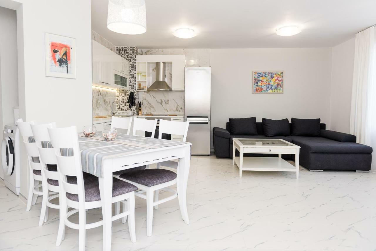 Hiora Apartments Vasiliko Царево Екстериор снимка