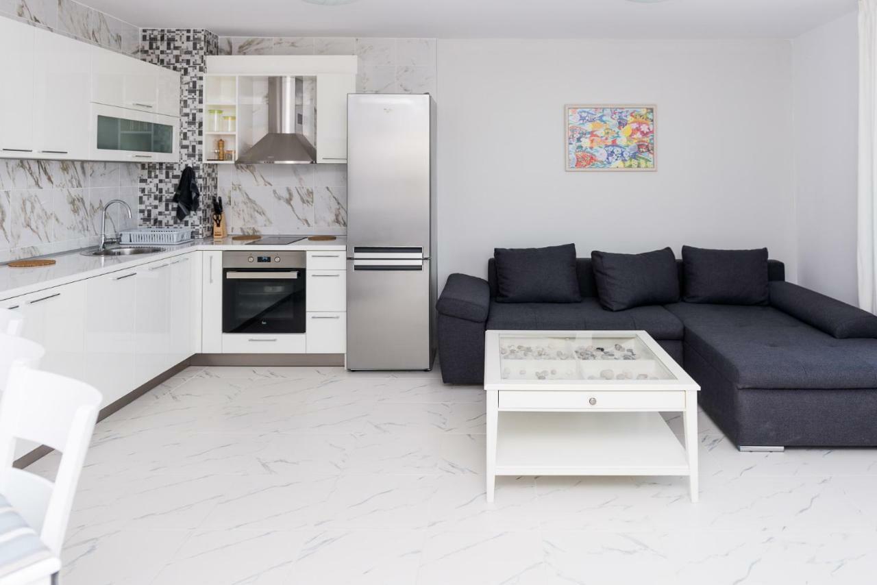 Hiora Apartments Vasiliko Царево Екстериор снимка