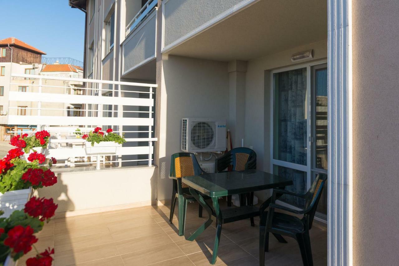 Hiora Apartments Vasiliko Царево Екстериор снимка