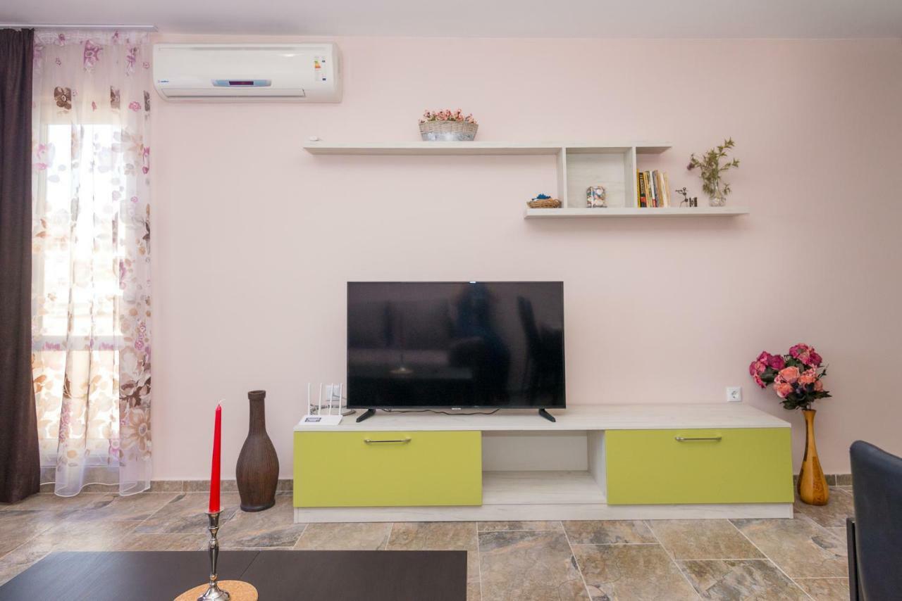 Hiora Apartments Vasiliko Царево Екстериор снимка