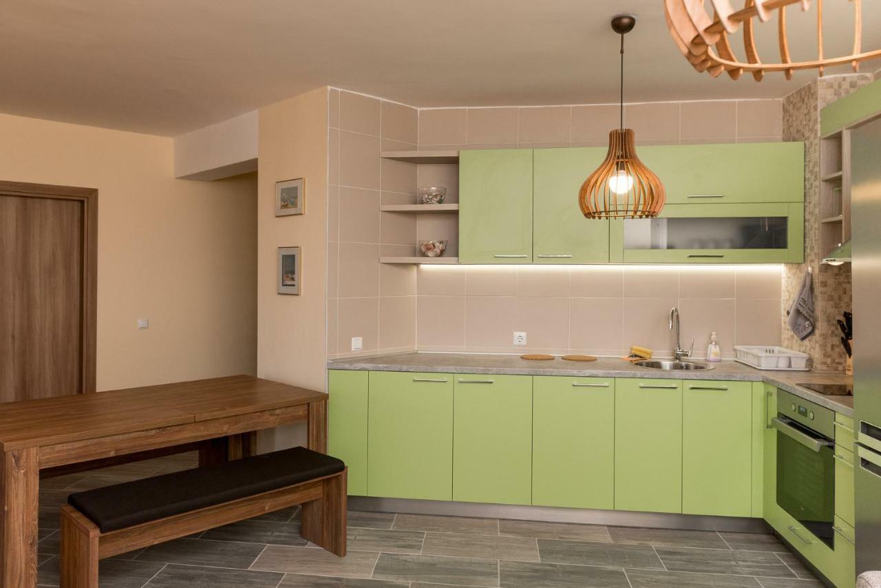 Hiora Apartments Vasiliko Царево Екстериор снимка