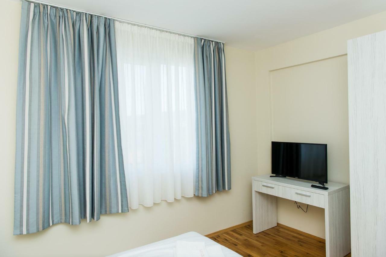 Hiora Apartments Vasiliko Царево Екстериор снимка