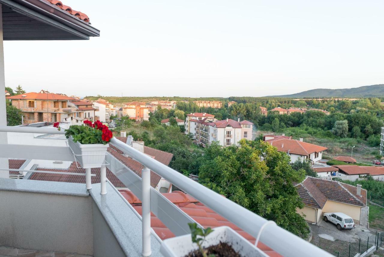 Hiora Apartments Vasiliko Царево Екстериор снимка