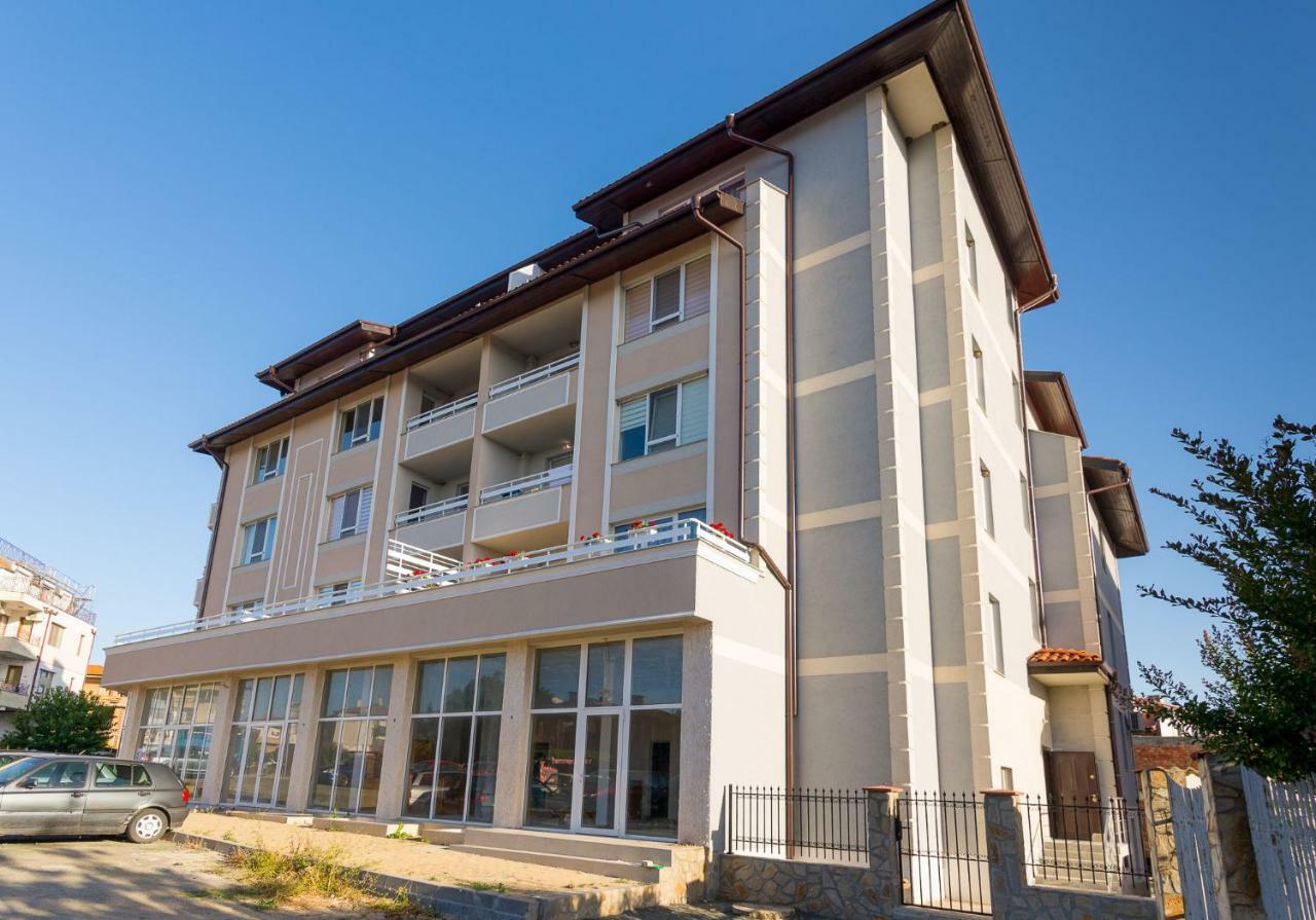 Hiora Apartments Vasiliko Царево Екстериор снимка