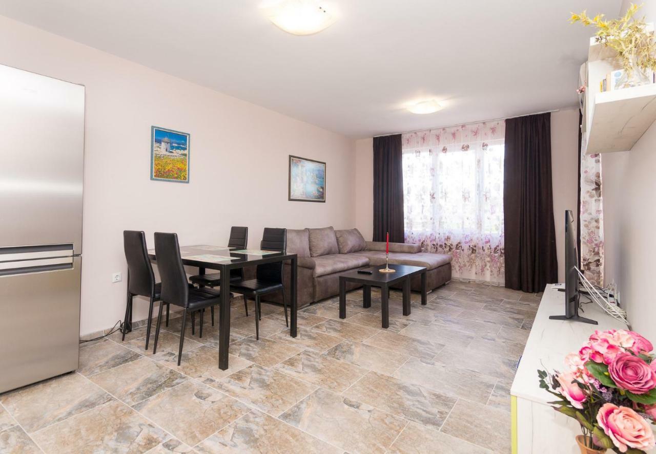 Hiora Apartments Vasiliko Царево Екстериор снимка